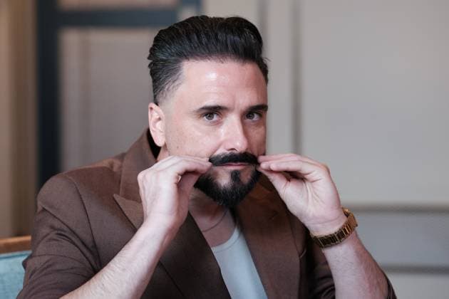 May 12, 2023, Madrid, Spain: Singer Riki Rivera, seen posing during the portrait session in Madrid. Madrid Spain - ZUMAs197 20230512_zaa_s197_009 Copyright: xAtilanoxGarciax
