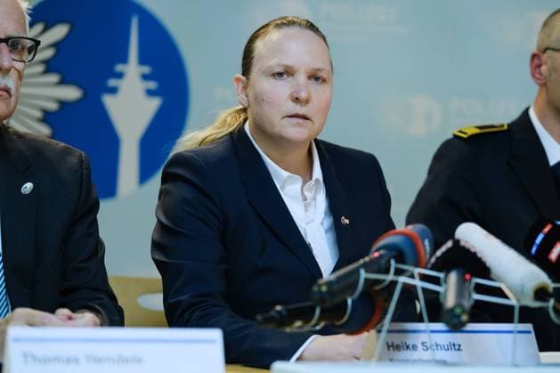 Düsseldorf 12.05.2023 Polizeipressekonferenz PK zur Explosion bei Polizeieinsatz und Feuerwehreinsatz in Ratingen Hochhausexplosion Mordversuch Kriminaldirektorin Heike Schultz Düsseldorf Nordrhein-Westfalen Deutschland *** Duesseldorf 12 05 2023 police press conference PK to the explosion at police operation and fire department operation in Ratingen high house explosion murder attempt Kriminaldirektorin Heike Schultz Duesseldorf North Rhine Westphalia Germany