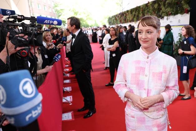 Deutscher Filmpreis 2023 Leonie Benesch auf dem Roten Teppich bei der Verleihung der Lola - Deutscher Filmpreis 2023 im Theater am Potsdamer Platz in Berlin 12.05.2023 Copyright: xEventpressx