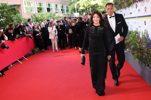 Deutscher Filmpreis 2023 Iris Berben mit Freund Heiko Kiesow auf dem Roten Teppich bei der Verleihung der Lola - Deutscher Filmpreis 2023 im Theater am Potsdamer Platz in Berlin 12.05.2023 Copyright: xEventpressx