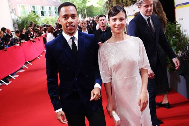 Deutscher Filmpreis 2023 Aylin Tezel und Jerry Hoffmann auf dem Roten Teppich bei der Verleihung der Lola - Deutscher Filmpreis 2023 im Theater am Potsdamer Platz in Berlin 12.05.2023 Copyright: xEventpressx
