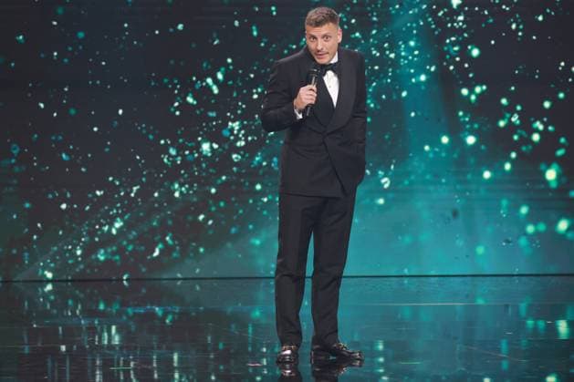 Deutscher Filmpreis 2023 Felix Lobrecht Laudator BESTE TONGESTALTUNG bei der Verleihung der Lola - Deutscher Filmpreis 2023 im Theater am Potsdamer Platz in Berlin 12.05.2023 Copyright: xEventpressx