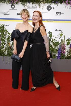 Heike Makatsch und Andrea Sawatzki bei der Ankunft zur Verleihung Deutscher Filmpreis am 12.05.2023 in Berlin Deutscher Filmpreis 2023 in Berlin - Ankunft Roter Teppich