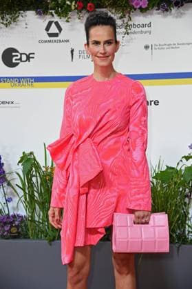 Saralisa Volm bei der Ankunft auf dem Roten Teppich zum DEUTSCHER FILMPREIS 2023 im Theater am Potsdamer Platz in Berlin am 12.05.2023
