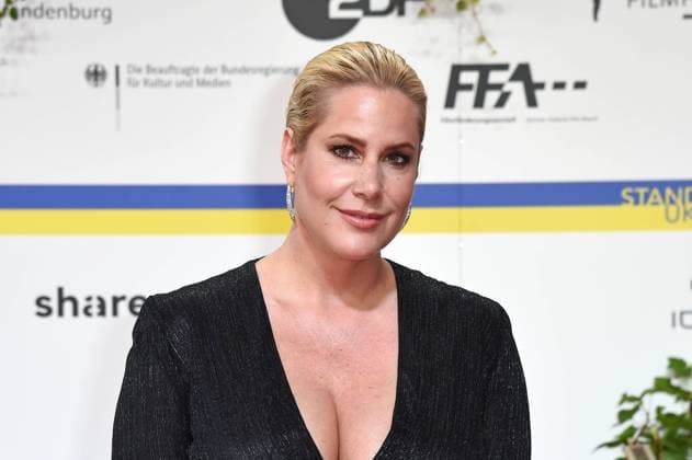 Anika Decker bei der Ankunft auf dem Roten Teppich zum DEUTSCHER FILMPREIS 2023 im Theater am Potsdamer Platz in Berlin am 12.05.2023