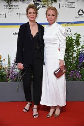 Rike Schmid, Lisa Maria Potthoff bei der Ankunft auf dem Roten Teppich zum DEUTSCHER FILMPREIS 2023 im Theater am Potsdamer Platz in Berlin am 12.05.2023