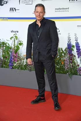 Trystan Puetter bei der Ankunft auf dem Roten Teppich zum DEUTSCHER FILMPREIS 2023 im Theater am Potsdamer Platz in Berlin am 12.05.2023