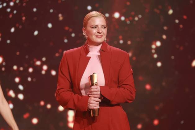 Deutscher Filmpreis 2023 BESTE WEIBLICHE NEBENROLLE Gewinnerin Jördis Triebel bei der Verleihung der Lola - Deutscher Filmpreis 2023 im Theater am Potsdamer Platz in Berlin 12.05.2023 Copyright: xEventpressx