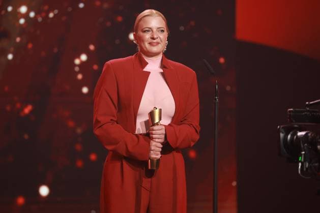 Deutscher Filmpreis 2023 BESTE WEIBLICHE NEBENROLLE Gewinnerin Jördis Triebel bei der Verleihung der Lola - Deutscher Filmpreis 2023 im Theater am Potsdamer Platz in Berlin 12.05.2023 Copyright: xEventpressx