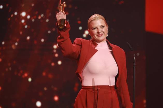 Deutscher Filmpreis 2023 BESTE WEIBLICHE NEBENROLLE Gewinnerin Jördis Triebel bei der Verleihung der Lola - Deutscher Filmpreis 2023 im Theater am Potsdamer Platz in Berlin 12.05.2023 Copyright: xEventpressx