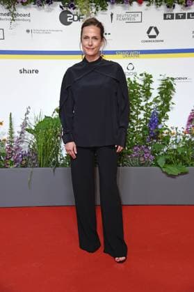 Claudia Michelsen bei der Ankunft auf dem Roten Teppich zum DEUTSCHER FILMPREIS 2023 im Theater am Potsdamer Platz in Berlin am 12.05.2023