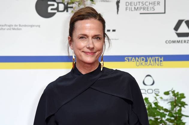 Claudia Michelsen bei der Ankunft auf dem Roten Teppich zum DEUTSCHER FILMPREIS 2023 im Theater am Potsdamer Platz in Berlin am 12.05.2023