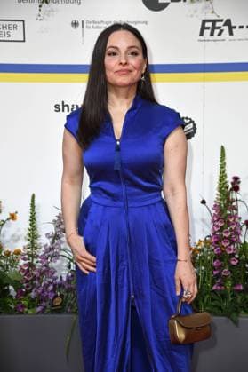 Mina Tander bei der Ankunft auf dem Roten Teppich zum DEUTSCHER FILMPREIS 2023 im Theater am Potsdamer Platz in Berlin am 12.05.2023