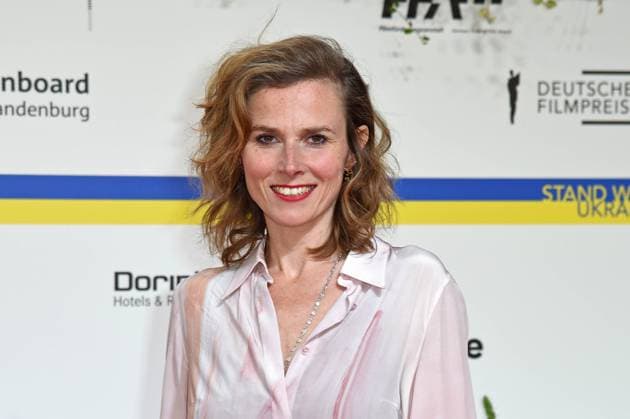Karin Hanczewski bei der Ankunft auf dem Roten Teppich zum DEUTSCHER FILMPREIS 2023 im Theater am Potsdamer Platz in Berlin am 12.05.2023