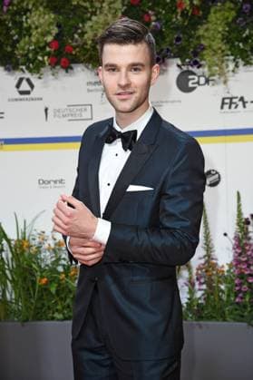Patrick Mölleken bei der Ankunft auf dem Roten Teppich zum DEUTSCHER FILMPREIS 2023 im Theater am Potsdamer Platz in Berlin am 12.05.2023