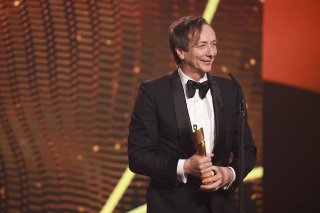 Deutscher Filmpreis 2023 BESTE FILMMUSIK Gewinner Volker Bertelmann IM WESTEN NICHTS NEUES bei der Verleihung der Lola - Deutscher Filmpreis 2023 im Theater am Potsdamer Platz in Berlin 12.05.2023 Copyright: xEventpressx