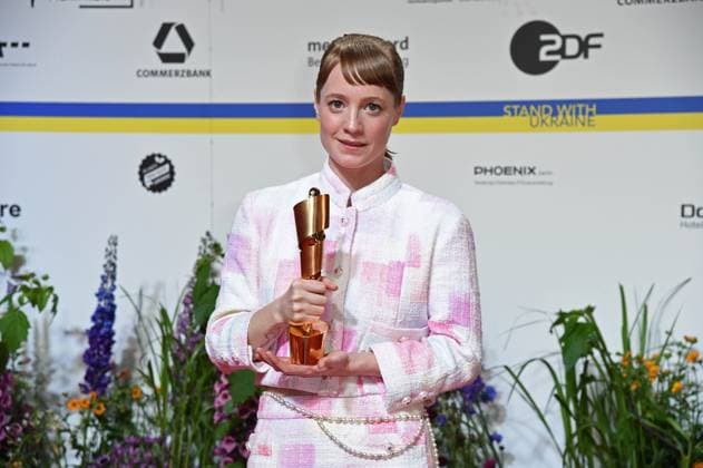 Leonie Benesch als Gewinner bei DEUTSCHER FILMPREIS 2023 im Theater am Potsdamer Platz in Berlin am 12.05.2023