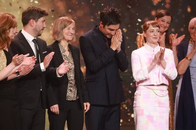 Deutscher Filmpreis 2023 BESTER SPIELFILM GOLD DASLEHRERZIMMER bei der Verleihung der Lola - Deutscher Filmpreis 2023 im Theater am Potsdamer Platz in Berlin 12.05.2023 Copyright: xEventpressx