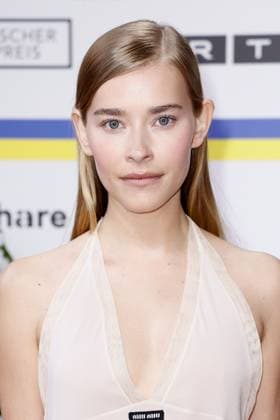 Milena Tscharntke bei der Ankunft zur Verleihung Deutscher Filmpreis am 12.05.2023 in Berlin Deutscher Filmpreis 2023 in Berlin - Ankunft Roter Teppich