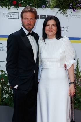 Event - Deutscher Filmpreis 2023 Andreas Pietschmann mit Ehefrau Jasmin Tabatabai beim 73. Deutschen Filmpreis im Theater am Potsdamerplatz am 12.05.2023 in Berlin. Copyright: xEventpressxKochanx