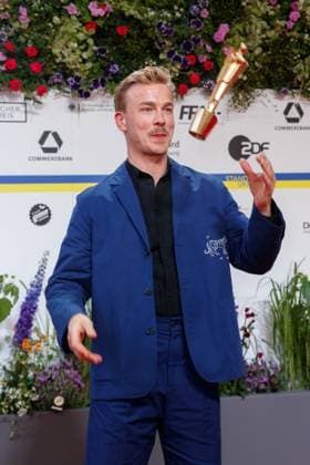 Entertainment Bilder des Tages Event - Deutscher Filmpreis 2023 Albrecht Schuch beim 73. Deutschen Filmpreis im Theater am Potsdamerplatz am 12.05.2023 in Berlin. Copyright: xEventpressxKochanx