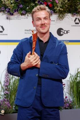 Event - Deutscher Filmpreis 2023 Albrecht Schuch beim 73. Deutschen Filmpreis im Theater am Potsdamerplatz am 12.05.2023 in Berlin. Copyright: xEventpressxKochanx