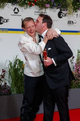 Event - Deutscher Filmpreis 2023 Felix Kammerer und James Friend beim 73. Deutschen Filmpreis im Theater am Potsdamerplatz am 12.05.2023 in Berlin. Copyright: xEventpressxKochanx