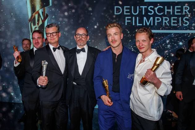 Event - Deutscher Filmpreis 2023 James Friend, Malte Grunert, Edward Berger, Albrecht Schuch und Felix Kammerer beim 73. Deutschen Filmpreis im Theater am Potsdamerplatz am 12.05.2023 in Berlin. Copyright: xEventpressxKochanx