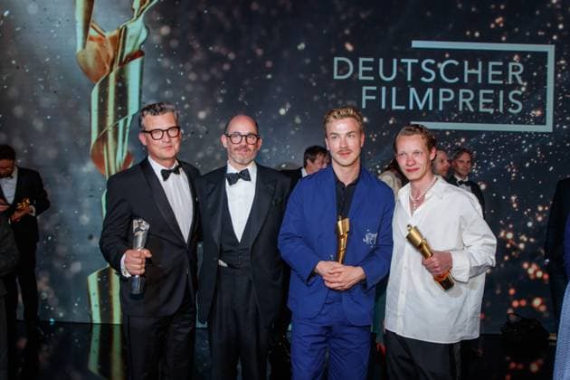 Entertainment Bilder des Tages Event - Deutscher Filmpreis 2023 Malte Grunert, Edward Berger, Albrecht Schuch und Felix Kammerer beim 73. Deutschen Filmpreis im Theater am Potsdamerplatz am 12.05.2023 in Berlin. Copyright: xEventpressxKochanx