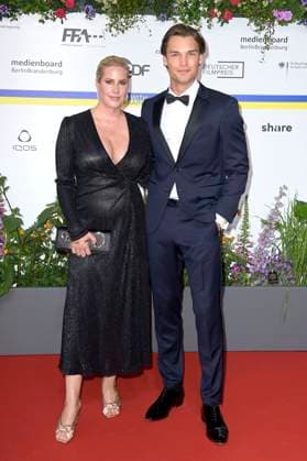 Anika Decker und Arne-Carlos Böttcher bei der 73. Verleihung des Deutschen Filmpreises 2023 im Theater am Potsdamer Platz. Berlin, 12.05.2023