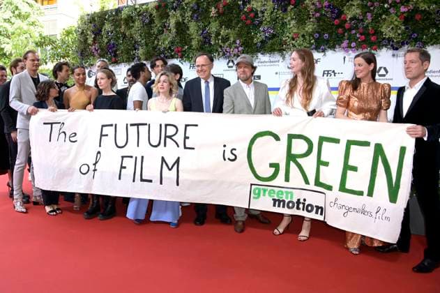 Fotoaktion Green Shooting meets Deutscher Filmpreis mit Alexandra Maria Lara, Florian Gallenberger und weiteren Prominenten Filmschaffenden bei der 73. Verleihung des Deutschen Filmpreises 2023 im Theater am Potsdamer Platz. Berlin, 12.05.2023