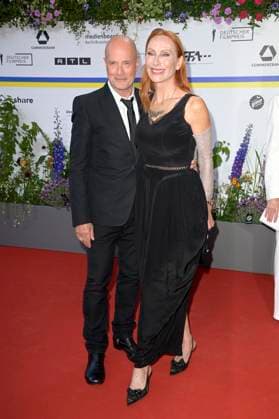 Christian Berkel und Andrea Sawatzki bei der 73. Verleihung des Deutschen Filmpreises 2023 im Theater am Potsdamer Platz. Berlin, 12.05.2023