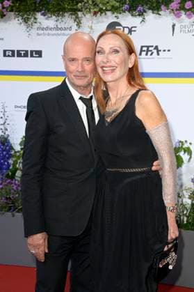 Christian Berkel und Andrea Sawatzki bei der 73. Verleihung des Deutschen Filmpreises 2023 im Theater am Potsdamer Platz. Berlin, 12.05.2023
