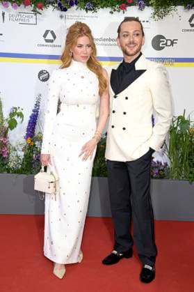 Palina Rojinski und Riccardo Simonetti bei der 73. Verleihung des Deutschen Filmpreises 2023 im Theater am Potsdamer Platz. Berlin, 12.05.2023