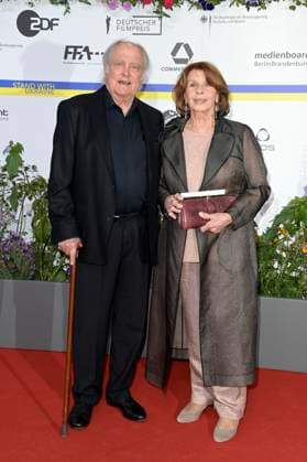 Michael Verhoeven und Senta Berger bei der 73. Verleihung des Deutschen Filmpreises 2023 im Theater am Potsdamer Platz. Berlin, 12.05.2023