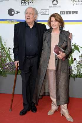 Michael Verhoeven und Senta Berger bei der 73. Verleihung des Deutschen Filmpreises 2023 im Theater am Potsdamer Platz. Berlin, 12.05.2023