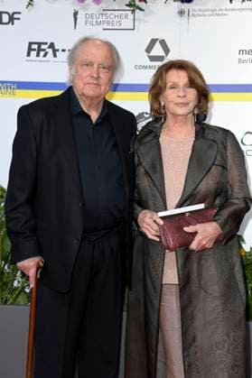 Michael Verhoeven und Senta Berger bei der 73. Verleihung des Deutschen Filmpreises 2023 im Theater am Potsdamer Platz. Berlin, 12.05.2023
