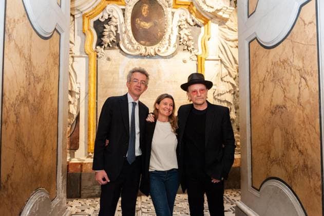 May 13, 2023, Naples, Italy: Irish singer-songwriter, activist, composer, multi-instrumentalist, and frontman of U2 band, Bono (pseudonym of Paul David Hewson), visits Sansevero Chapel, accompanied by Naples Mayor, Gaetano Manfredi (L), and President of the Sansevero Chapel Museum, Maria Alessandra Masucci, in Naples, Italy, 13 May 2023. NPK ANSA Courtesy of Giuliana Calomino Sansevero Chapel Press Office Naples Italy - ZUMAa110 20230513_zaf_a110_065 Copyright: xCourtesyxOfxGiulianaxCalominox