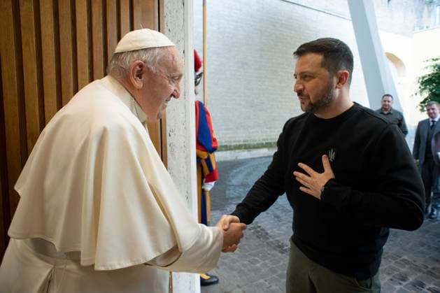 Bilder des Jahres 2023, News 05 Mai News Themen der Woche KW19 News Bilder des Tages Italy, Rome, Vatican, 2023 5 13 . Pope Francis receives in audience Mr. Volodymyr Zelensky, President of the Republic of Ukraine at the Vatican Photograph by Alessia Giuliani Catholic Press Photo . RESTRICTED TO EDITORIAL USE - NO MARKETING - NO ADVERTISING CAMPAIGNS.  Copyright: xAlessiaxGiulianii cppx xipa-agenx xAlessiaxGiulianix IPA_IPA37909432