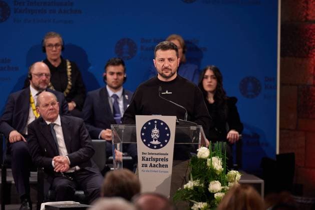 Bilder des Jahres 2023, News 05 Mai News Themen der Woche KW19 Ukrainian President and laureate Volodymyr Zelensky speaks at the award ceremony of the Charlemagne Prize for Services to European Unity on May 14, 2023 in the Coronation Hall in Aachen, Germany. The President of Ukraine Volodymyr Zelensky and the people of his country are awarded the International Charlemagne Prize in Aachen on Sunday, May 14.  GRM2023051440