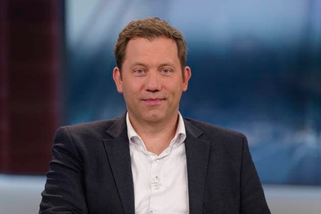 Lars Klingbeil bei Anne Will 2023-05-14 - Deutschland, Berlin - Lars Klingbeil (SPD), Parteivorsitzender, zu Gast bei Anne Will im Ersten. Thema der ARD-Politiktalkrunde: Hoher Anspruch, harte Wirklichkeit - hat die Ampel Lösungen für die aktuellen Krisen?
