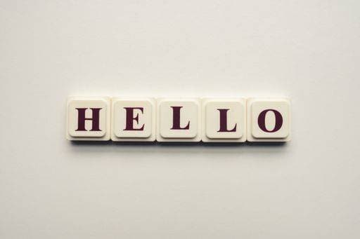 RECORD DATE NOT STATED A closeup of scrabble tiles with letters spelling the message Hello on a white background *** einer closeupe des scrabble Fliesen mit Buchstaben Rechtschreibung der Meldung Hallo am einer weiß Hintergrund 5723984