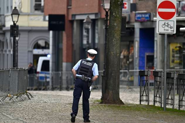 Polizei bei der Verleihung des Karlspreises 2023 an Wolodymyr Selenskyj und das ukrainische Volk im Aachener Rathaus. Aachen, 14.05.2023