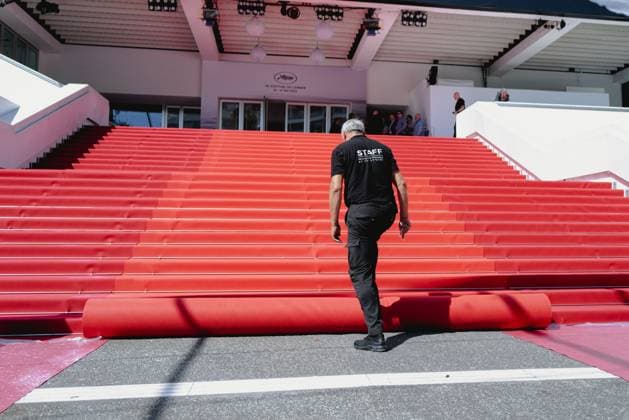 76eme Festival International du Film de Cannes. Installation montage du tapis rouge. 76th International Cannes Film Festival. Red Carpet laying 291904 2023-05-16 Cannes France  Copyright: xLionelxGuericolas MPPx STAR_291904_007