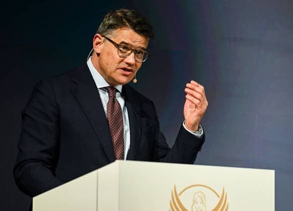16.05.2023, xpsx, Lokal Hanau Eröffnungsevent Neubau und Jubiläum Engelhard Arnzneimittel v.l. Boris Rhein Hessischer Ministerpräsident, Niederdorfelden Hessen Deutschland (DEU) *** 16 05 2023, xpsx, local Hanau opening event new building and anniversary Engelhard Arnzneimittel v l Boris Rhein Hessian Prime Minister, Niederdorfelden Hesse Germany DEU