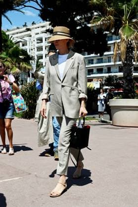 Entertainment Bilder des Tages 76th Cannes Film Festival 2023, Uma Thurman and son Levon Roan Thurman-Hawke arrive at the Martinez hotel beach Pictured: Uma Thurman  Copyright: xEmanuelexMangiarottix xipa-agencx xPoolxPhotoxEventsx01x IPA_IPA37967775
