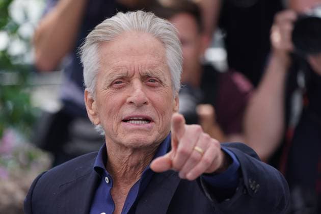 Internationale Filmfestspiele von Cannes - Photocall zur Goldenen Ehrenpalme für Michael Douglas CELEBRITES : 76 eme festival de Cannes - Photocall de Michael Douglas - Cannes - 16 05 2023 NorbertScanella Panoramic 