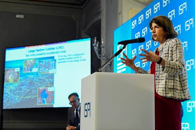 ISPI Preis Verleihung in Mailand foto IPP Mario Romano Milano 16 5 2023 Premio ISPI 2022 nella foto Fabiola Gianotti, direttrice generale del CERN Italy Photo Press - World Copyright Premio ISPI 2022