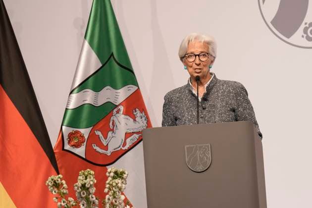 Verleihung Staatspreis NRW an Angela Merkel Christine Lagarde, Praesidentin der Europaeischen Zentralbank bei ihrer Laudatio und Rede auf der Buehne bei der Verleihung des Staatspreis 2023 des Landes Nordrhein-Westfalen in der Flora in Koeln , 16.05.2023, Koeln, Koeln Nordrhein-Westfalen