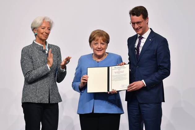 Verleihung des Staatspreises des Landes NRW an Bundeskanzlerin a. D. Dr. Angela Merkel am 16.05.2023 in der Flora in Köln Christine Lagarde ( Präsidentin der Europäischen Zentralbank ) - Bundeskanzlerin a. D. Dr. Angela Merkel - Hendrik Wüst ( Ministerpräsident NRW )